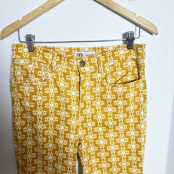 Zara The Dreed Yellow Printed Jeans Women's sz 6 - Picture 4 of 9